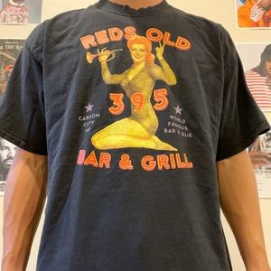 MENS ADULT XL: Reds Old Bar and Grill tee